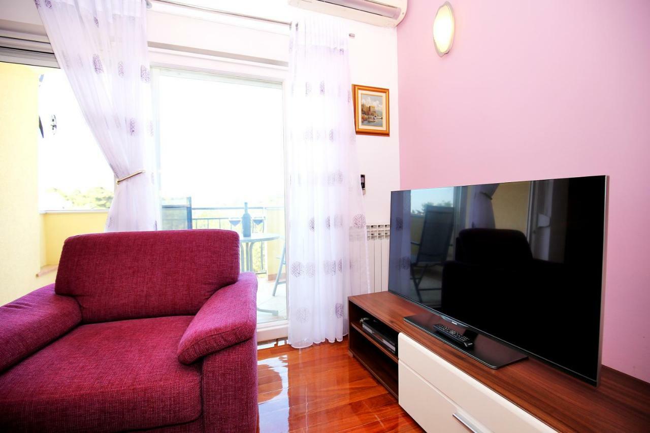 Apartment Apartman Dekorti *